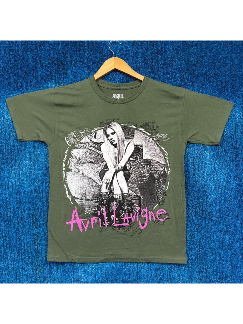 Avril Lavigne Graphic T-Shirt Size Small